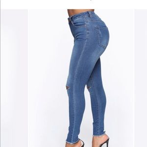 Fashion Nova - Greatest Love of All skinny jeans.  Size 7